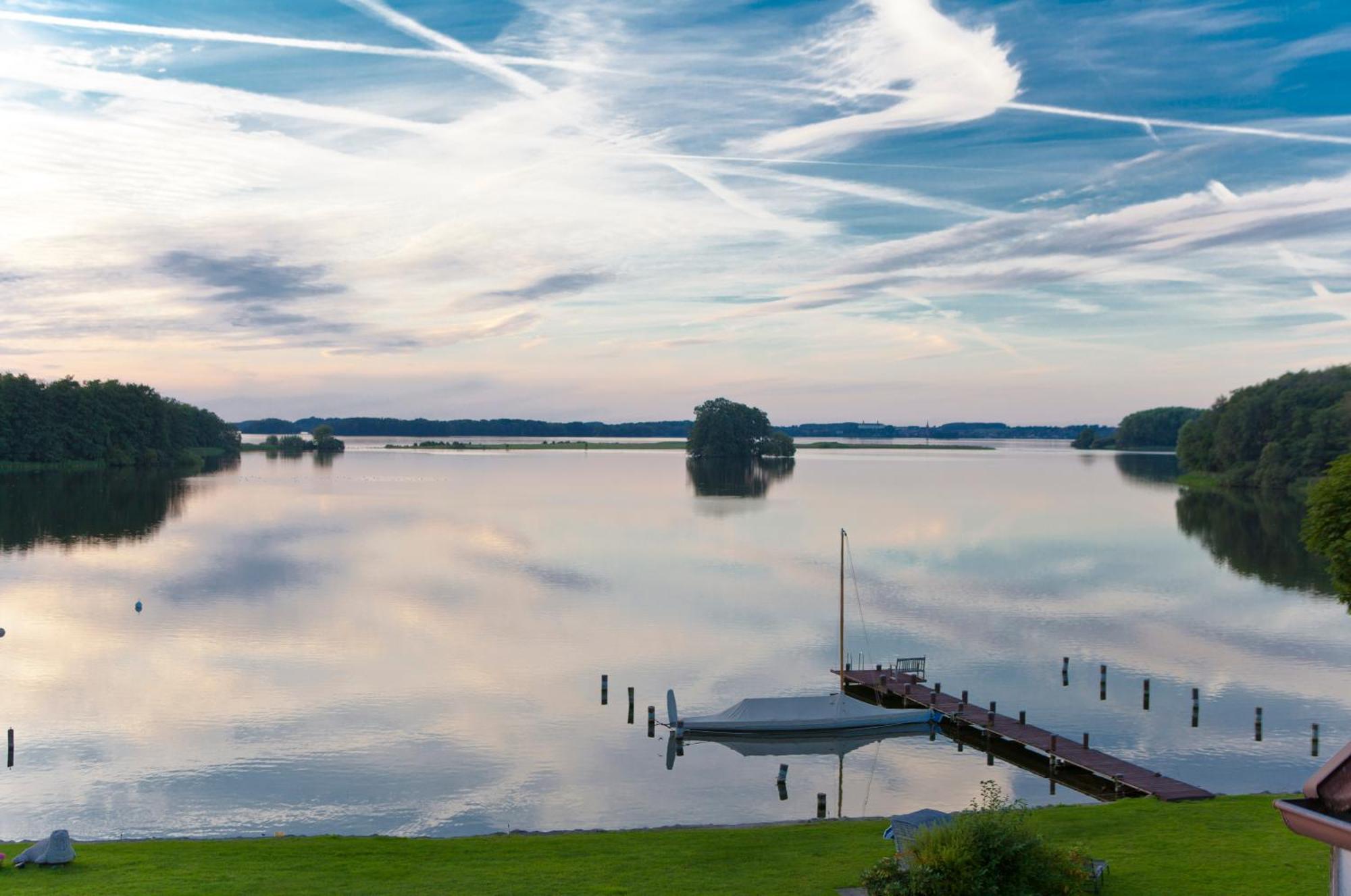 Strauers Hotel Am See Bosau Exterior foto